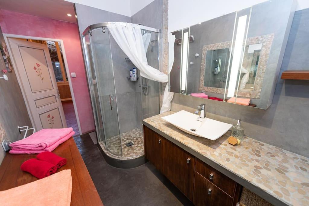 Anna-Maria : Grand Appartement 10 Personnes+Parking Prive -Actif+ Location- Marsella Exterior foto