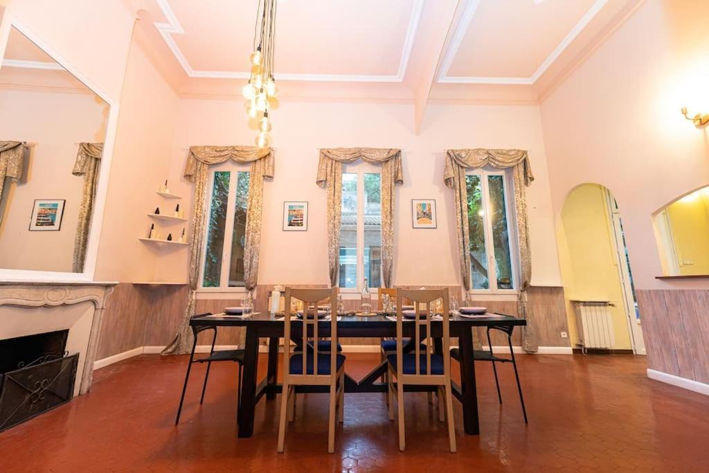 Anna-Maria : Grand Appartement 10 Personnes+Parking Prive -Actif+ Location- Marsella Exterior foto