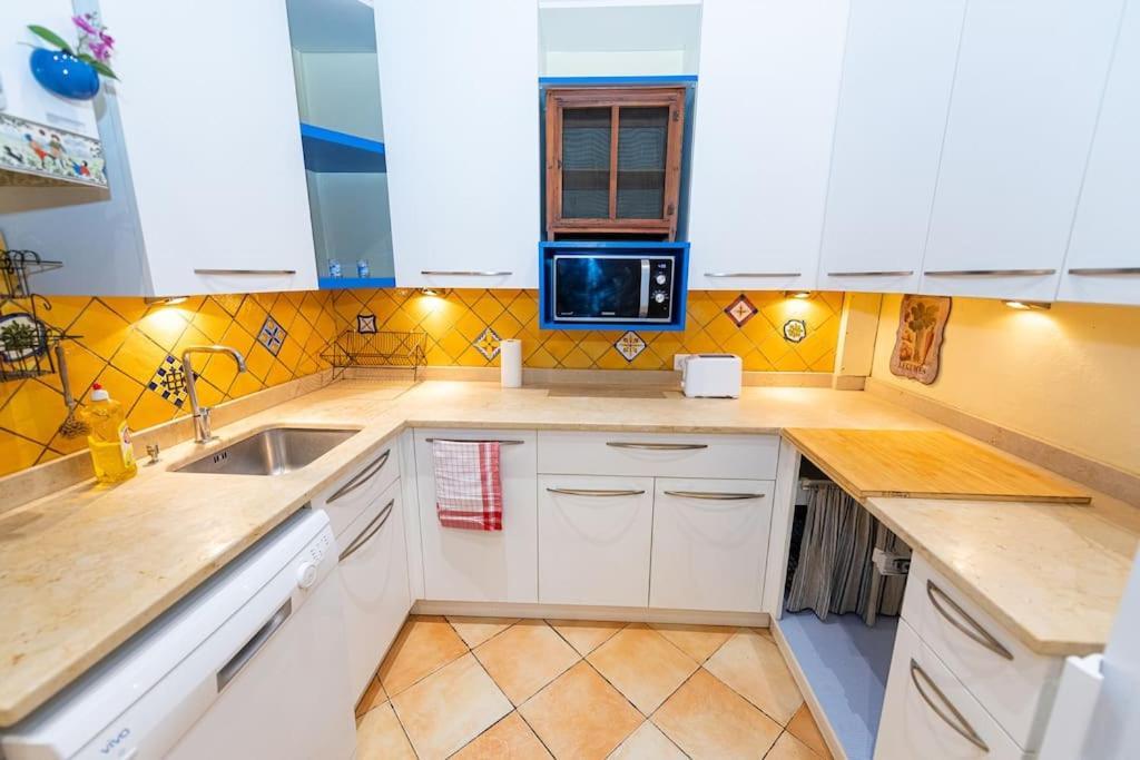 Anna-Maria : Grand Appartement 10 Personnes+Parking Prive -Actif+ Location- Marsella Exterior foto